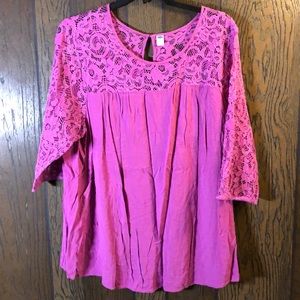 Stunning bright purple/magenta 4x top with lace
